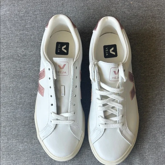 Veja Ella’s Women's White and Metallic Pink Sneakers NWOT Size 9 - Picture 3 of 5